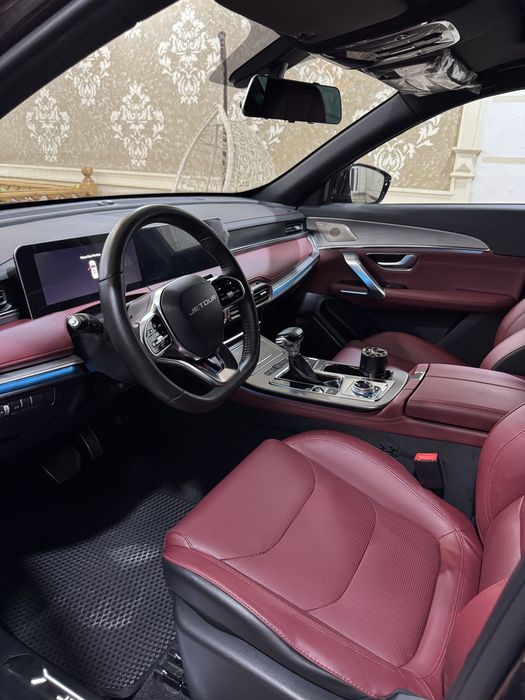 Jetour X 70 PLUS 1.6