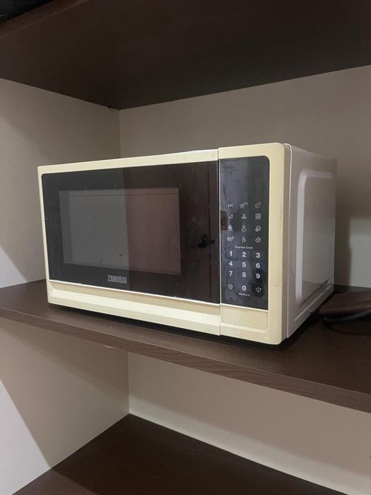 Продам микроволновую  печь