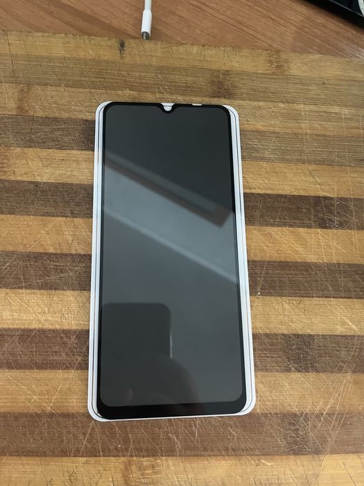 Продается два стекла защитных