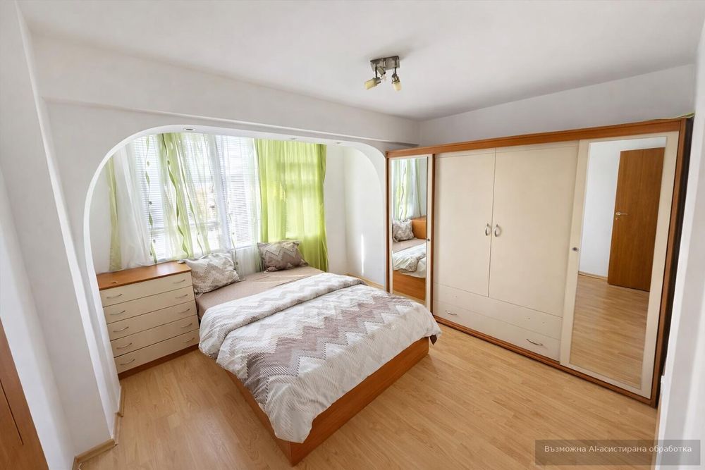 Тристаен апартамент в кв. Изгрев