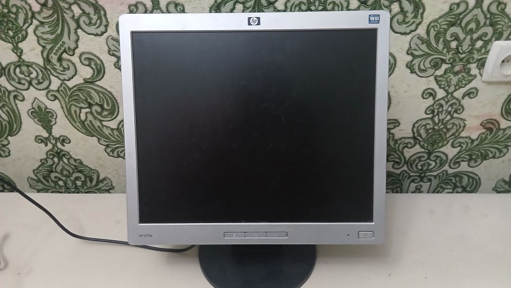 HP L1706 17" monitori sotiladi (Kuzatuv kameralari va ofis uchun)