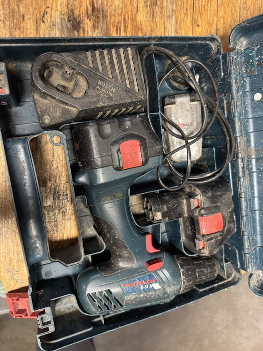 Винтоверт бош с две батерии