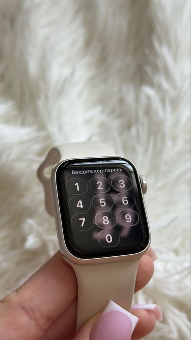 Apple watch se 40 мм 80% акб