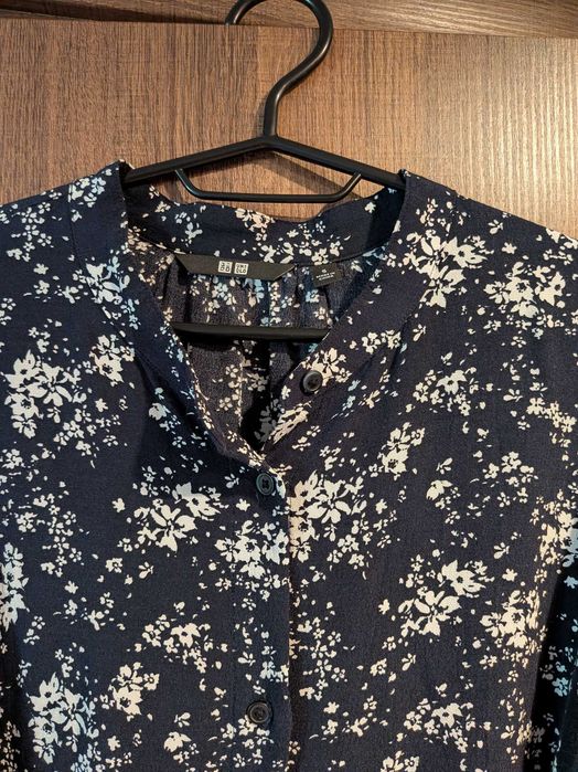 Лятна рокля от вискоза Uniqlo