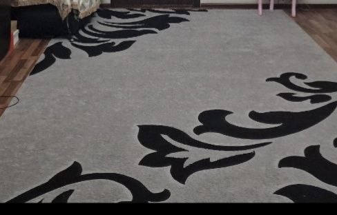 Палас в отличном состоянии