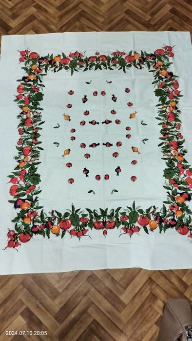 Продам тканевую скатерть