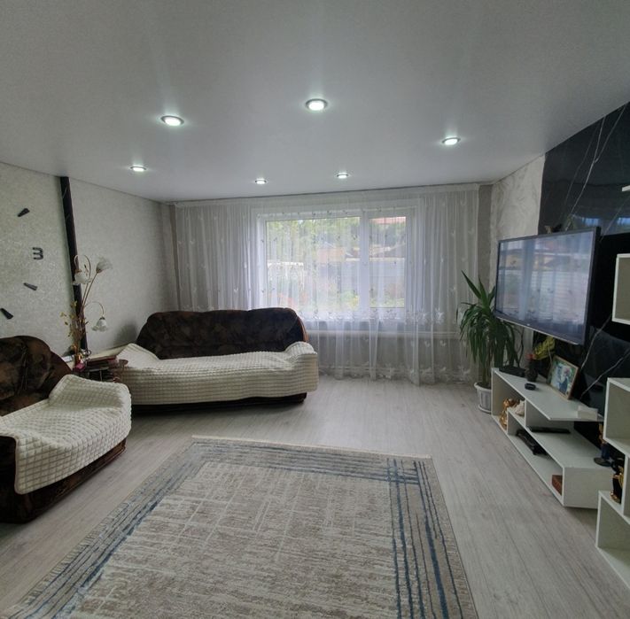 Продам дом  бревенчатый