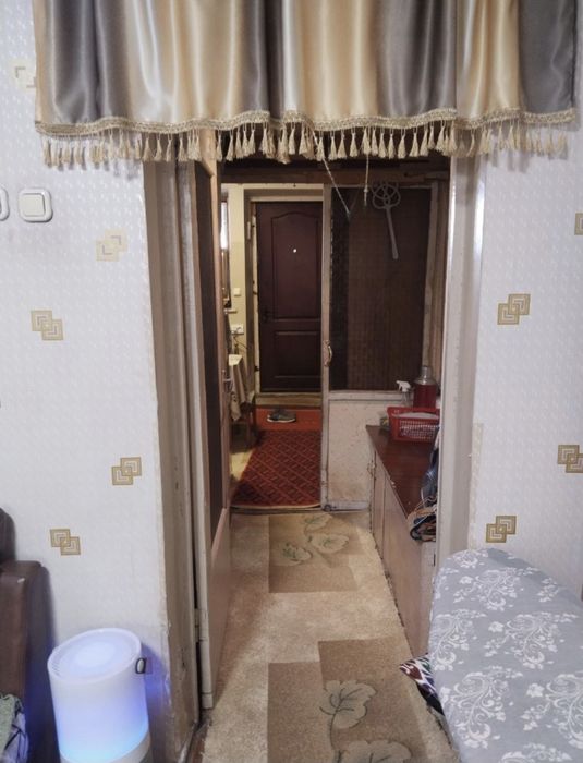 Юнусабад.15 квартал. Продается квартира 1/1/4