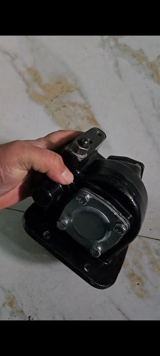 Razdatka isuzu.  5 tona.