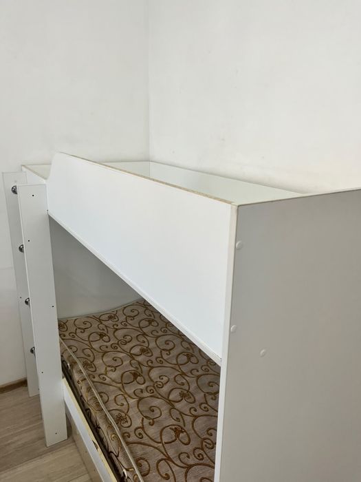 Продается двухэтажный кровать