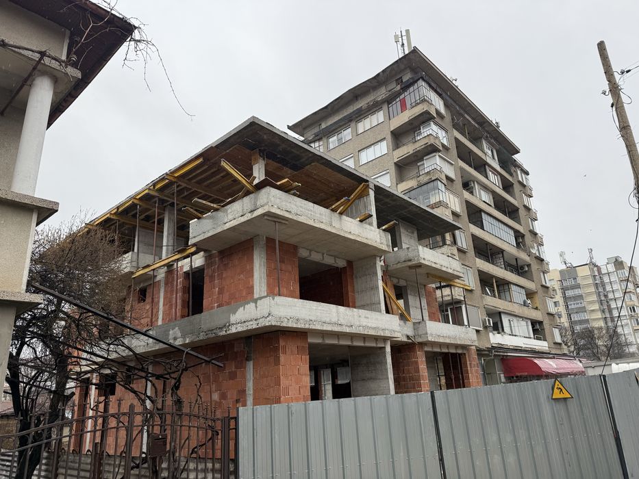 Продава се Тристаен апартамент в Търговище, Вароша - 100 кв.м за 5610 €/кв.м - Снимка #6