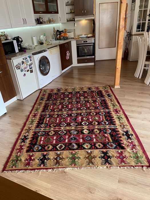 Чипровски килим ръчна изработка.