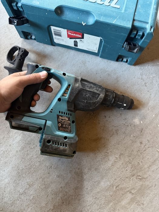 Makita DHR 243 безчетков перфоратор