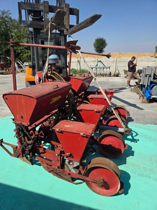 Semănătoare de porumb cu fertilizare 4 rânduri Becker