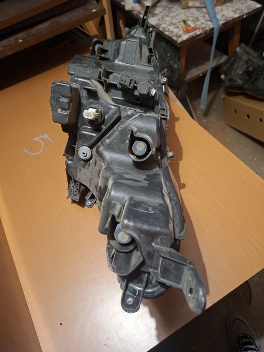 Десен Фар Toyota Yaris 81110-K0081