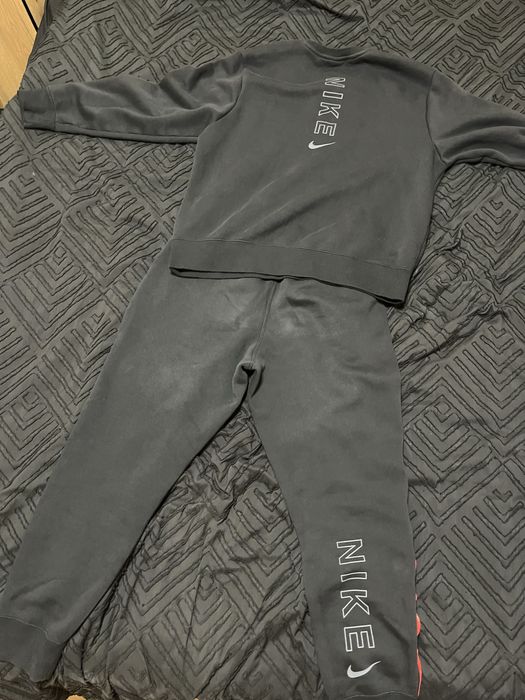 Nike black and red екип