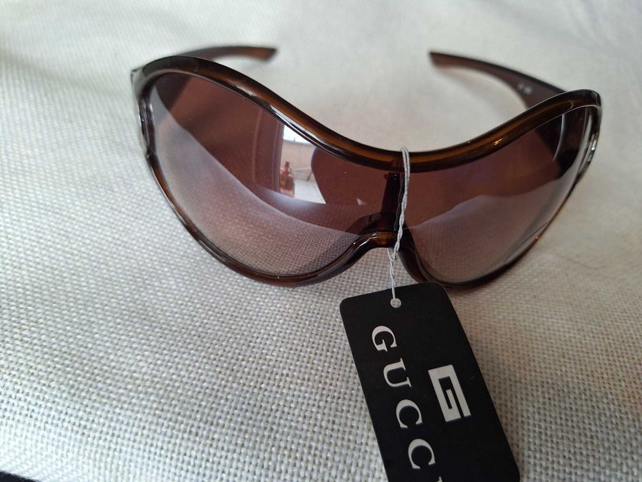 Продавам дамски маркови очила