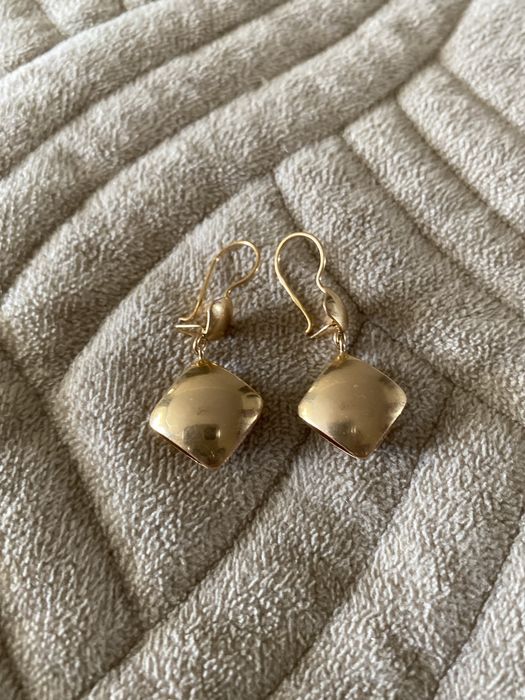 Продам золотые серьги