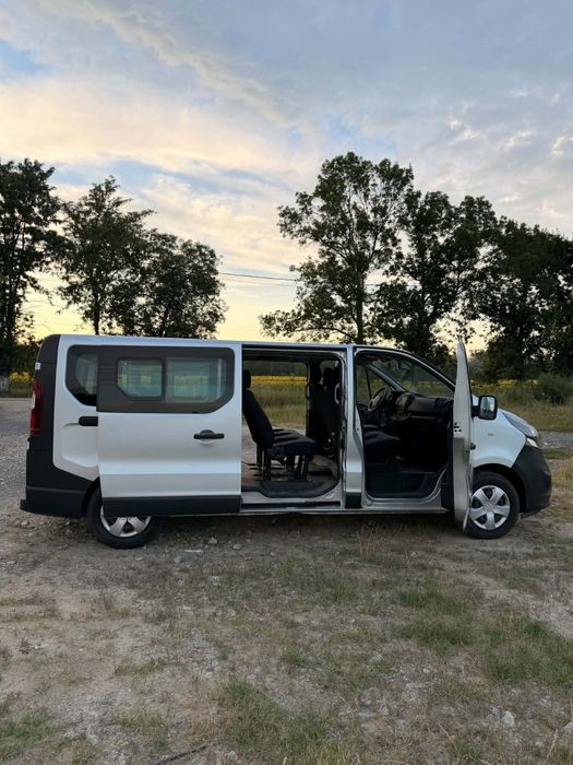 Opel vivaro 2018 lung 8+1