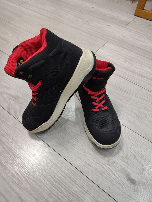 Мужские высокие кроссовки