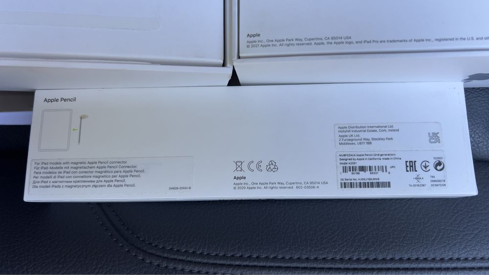 Vand cutie iPad pro si Apple pencil