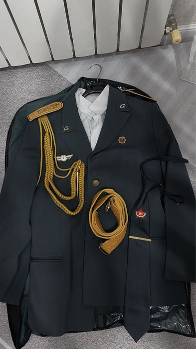 Парадтық форма сатылады