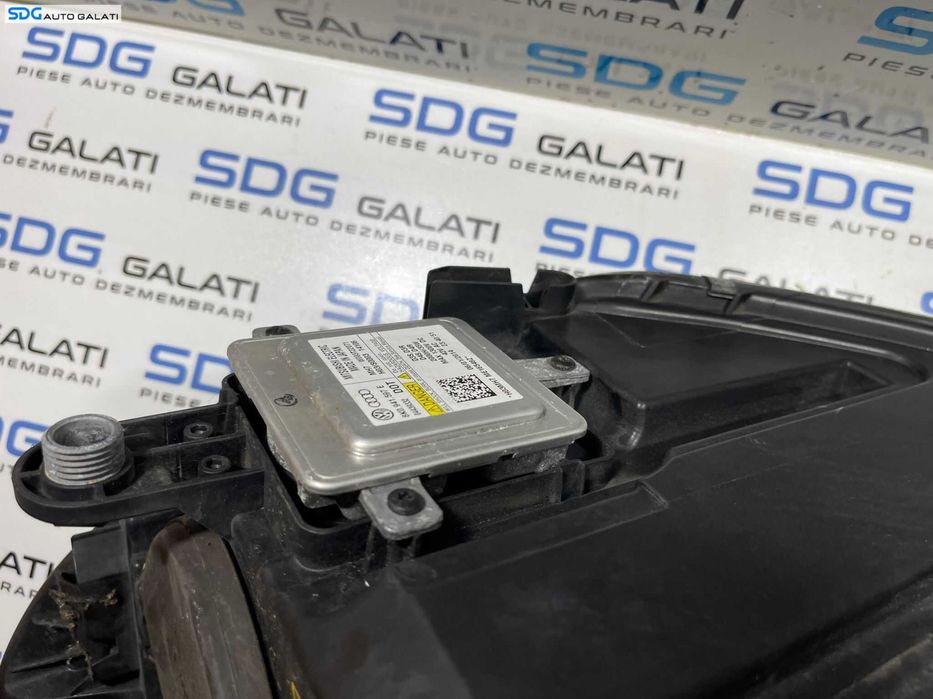 Far Dreapta Xenon Volkswagen CC 2012 - 2017 Cod 3C8941032H [B3081]