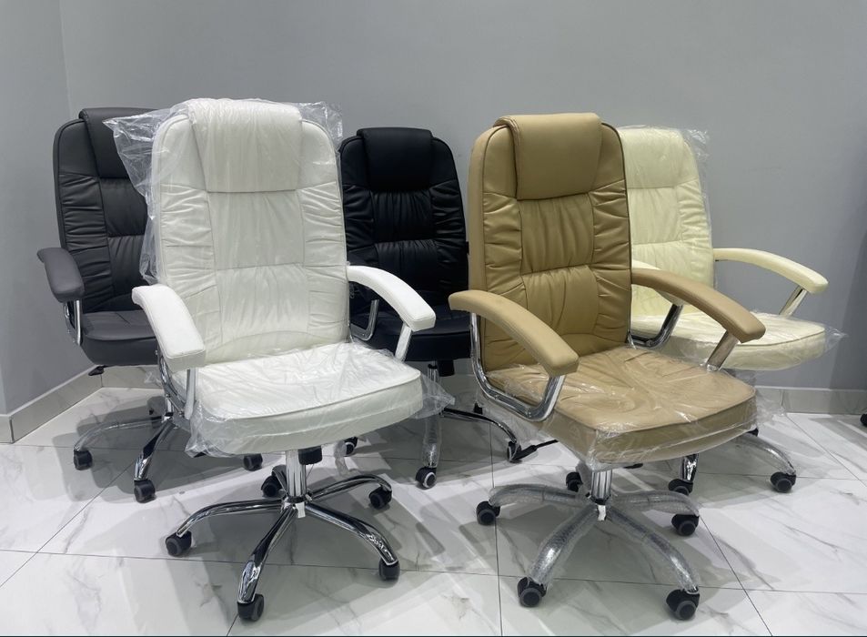 Офисное кресло для руководителя и персонала модель Лео, Leo