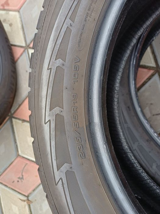Vând 4 anvelope de iarna 235 55 r19 GOODYEAR aproape noi