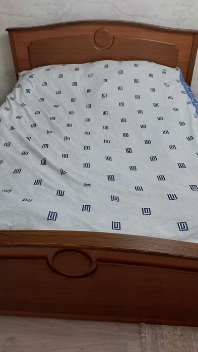 Продам кровать двуспальную