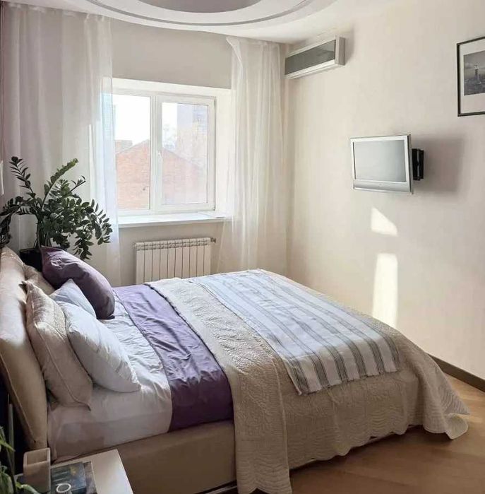 Дава се под наем Тристаен апартамент в София, Зона Б-18 - 90 кв.м за 897.6 € - Снимка #2