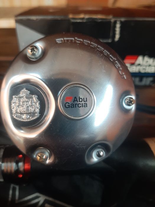 Продам  мультиплекаторную катушку  и спининг.