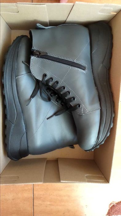 Нови спортни боти естествена кожа 38 номер