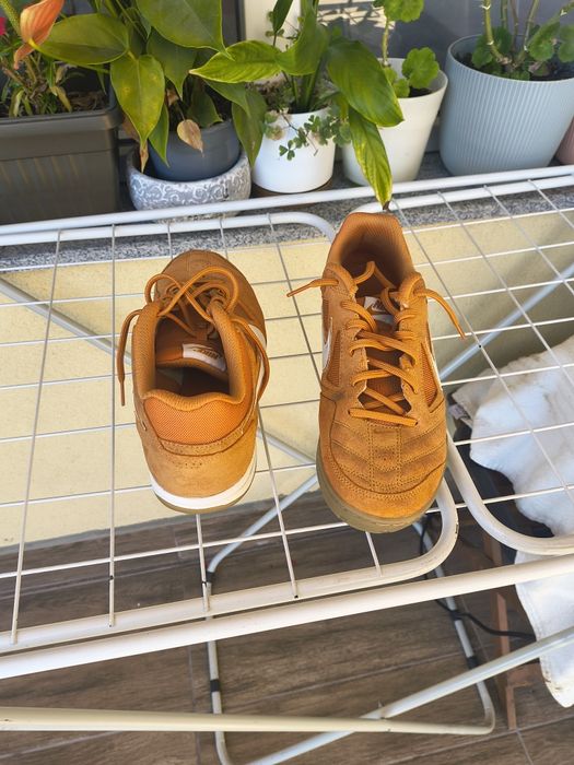 Обувки за зала Nike gato