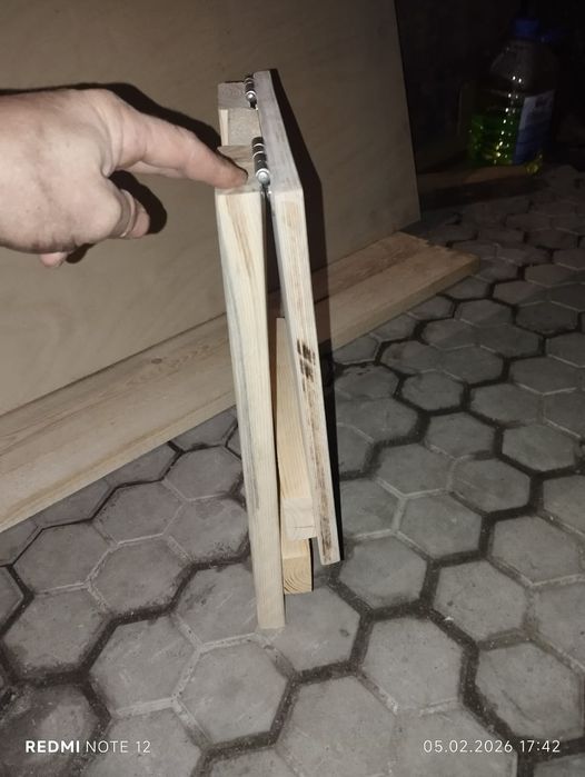 Складной деревянный стульчик