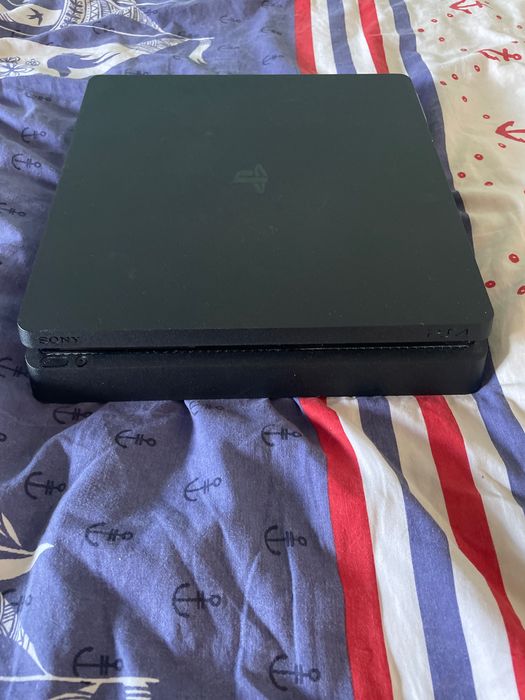 PlayStation 4 Slim Работи без никакви проблеми