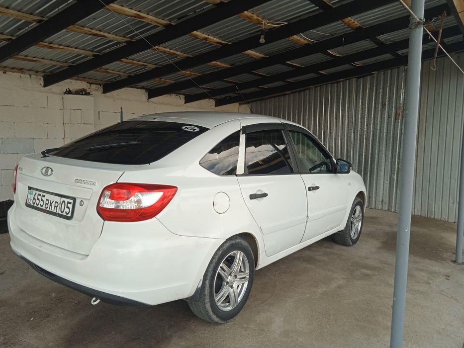 Продам машину лада гранта