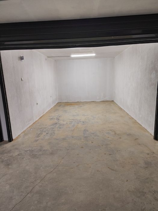 Дава се под наем Гараж / Паркомясто в Стара Загора, Център - 20 кв.м за 76.5 € - Снимка #3