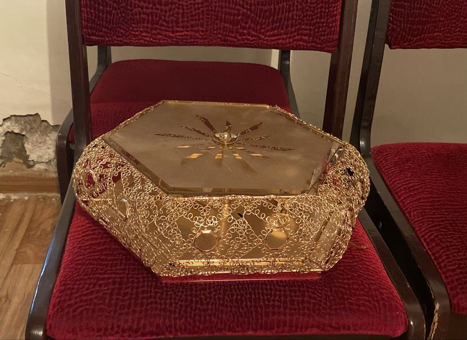 Люстра сатылады