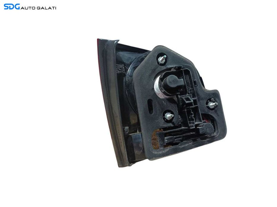 Stop Lampa Tripla Dreapta de pe Haion Portbagaj Volkswagen Touareg 7L Facelift FL 2002 - 2010 (Prezinta Microfisuri) [LS0267]