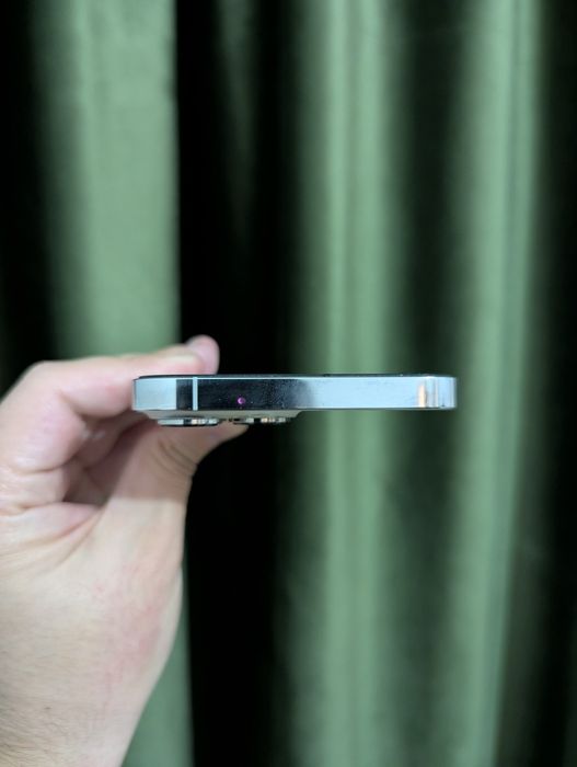 iPhone 13 Pro Max 128 ГБ — серебристый