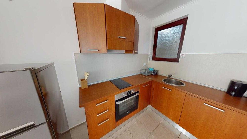 Просторен тристаен апартамент в к-с „Bay View Villas“