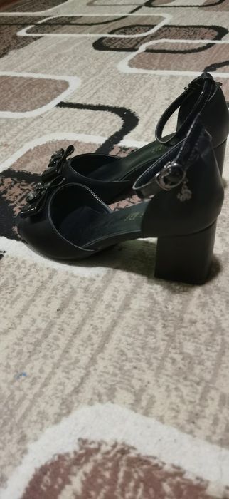 Sotiladi bir marta kiyilgan holati yangi