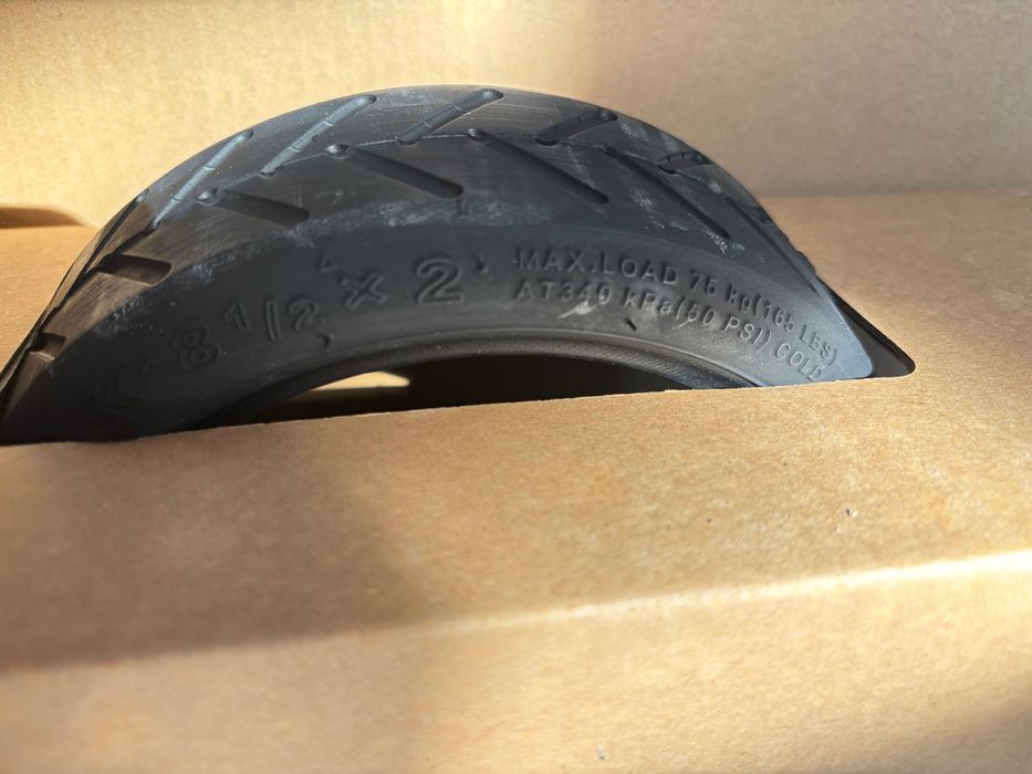 Комплект оригинална външна и вътрешна гума за тротинетка