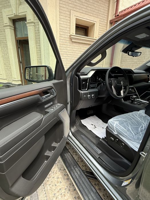 GMC Sierra Denali 6.2 L