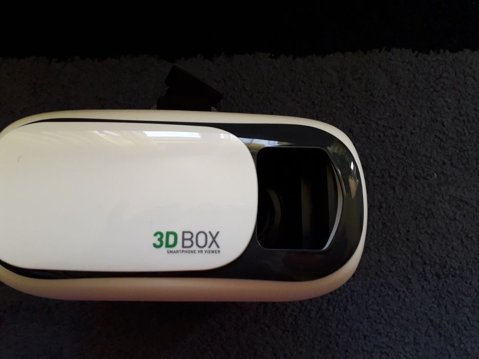 Vând ochelari 3D BOX