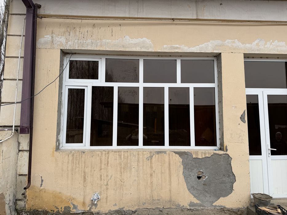 Deraza rom, eshik akfa