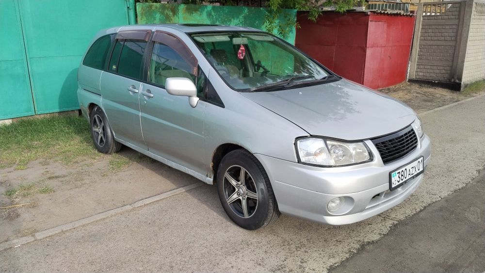 Nissan Liberty минивэн