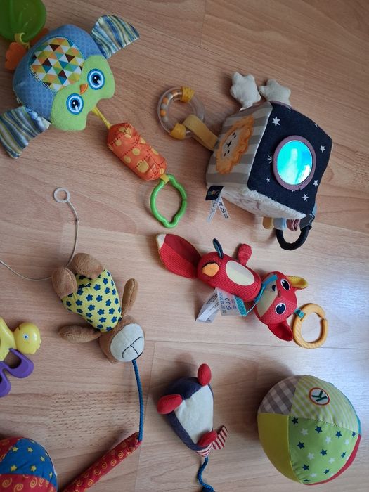 Лот бебешки играчки