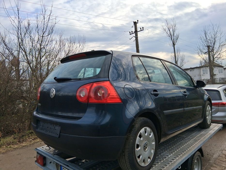 Dezmembrez golf 5